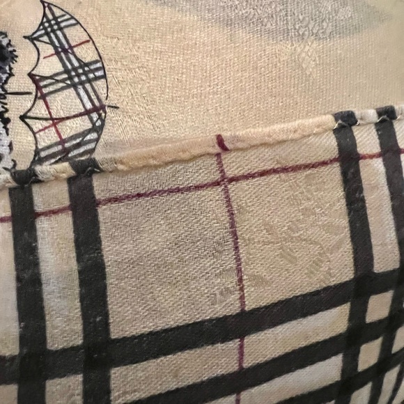 FREE Burberry story scarf with $400 purchase. I used 1x dry cleaned.rating 8/10. - Picture 8 of 10